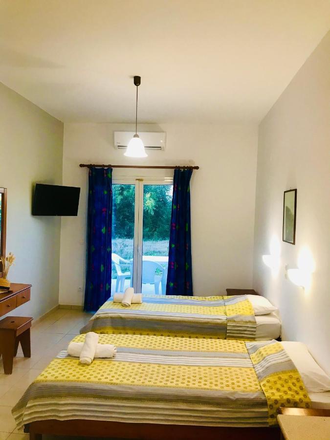 Room In Studio - Studio Banos Apartments And Swimming Pool Ρόδα Εξωτερικό φωτογραφία