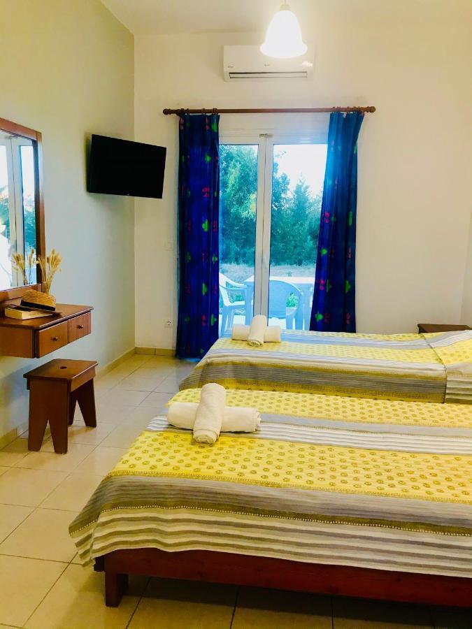 Room In Studio - Studio Banos Apartments And Swimming Pool Ρόδα Εξωτερικό φωτογραφία