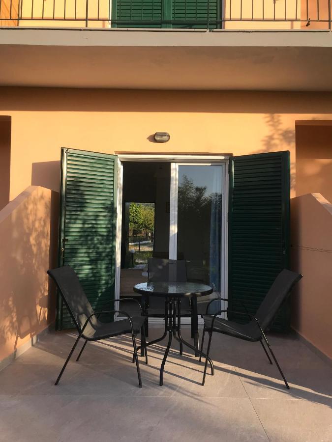 Room In Studio - Studio Banos Apartments And Swimming Pool Ρόδα Εξωτερικό φωτογραφία