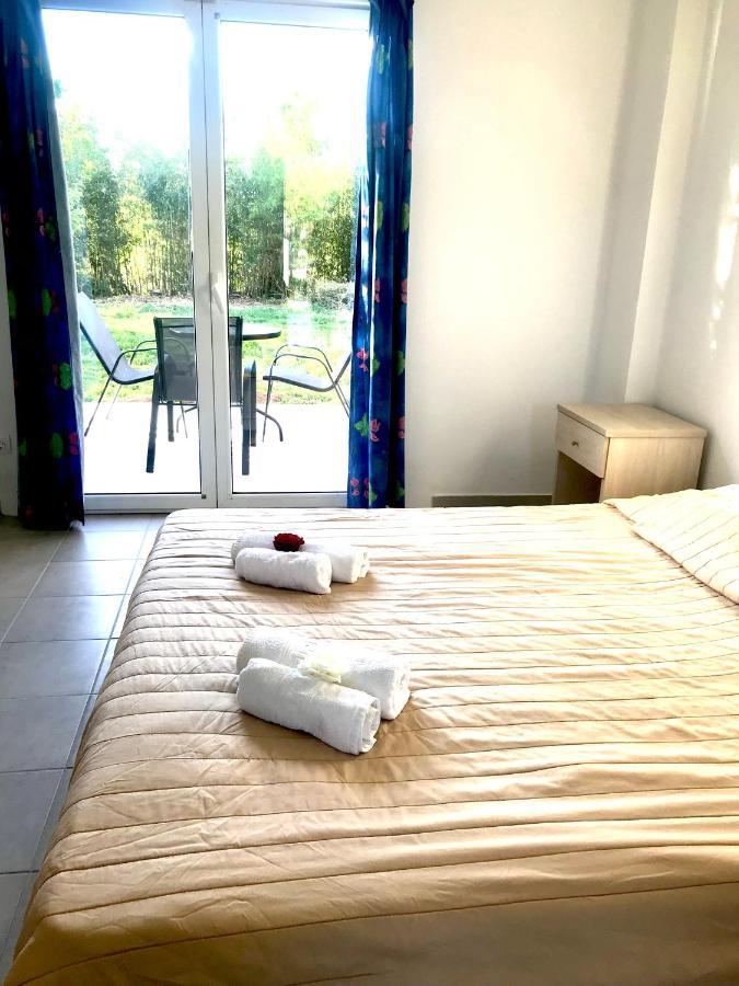 Room In Studio - Studio Banos Apartments And Swimming Pool Ρόδα Εξωτερικό φωτογραφία